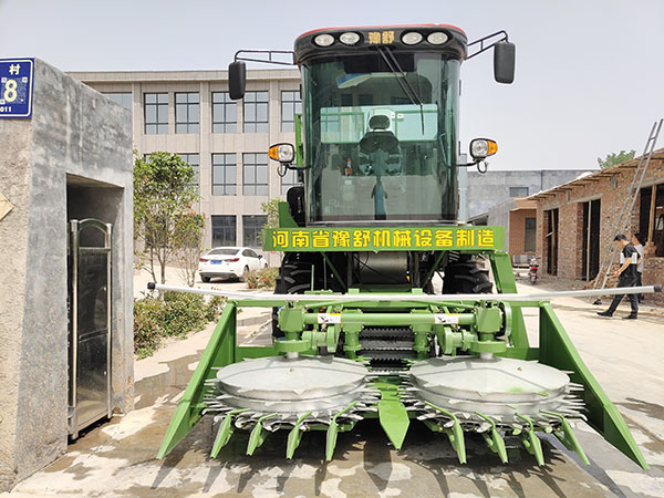 青儲(chǔ)機(jī)用軸流式割臺優(yōu)缺點(diǎn)解析